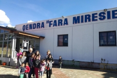 12-Centro-Seme-di-Carita-padre-Pasquale-Nalli-con-un-gruppo-di-ragazzi