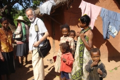 27-GUREZ-p-Giuseppe-Nicolai-passato-dal-Madagascar-allAlbania